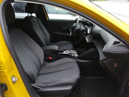 Peugeot 208 e-208 Allure Pack Electric 50 kWh/ 136k 