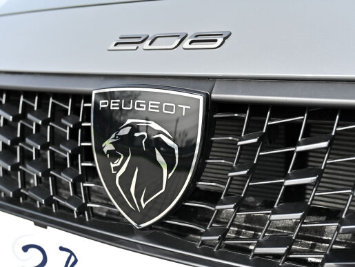 Peugeot 208 208 NEW ACTIVE  1.2 PureTech  75k BVM5