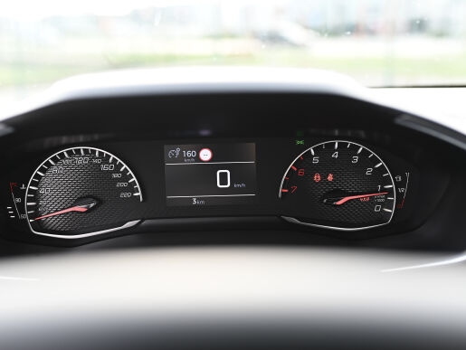 Peugeot 208 NEW  STYLE  1.2 PureTech  75k BVM5