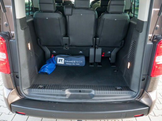 Peugeot Traveller BUSINESS VIP 2.0 BlueHDi 180k EAT8