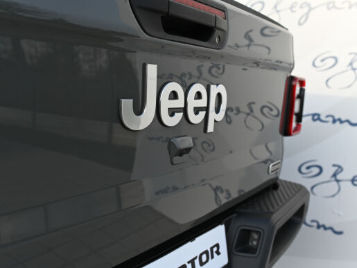 Jeep Gladiator OVERLAND 3.0 V6 264k 4WD AT8
