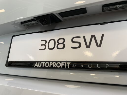 Peugeot 308 SW PRESTIGE Allure 1. 2 PureTech 96 kW / 130 k EAT8