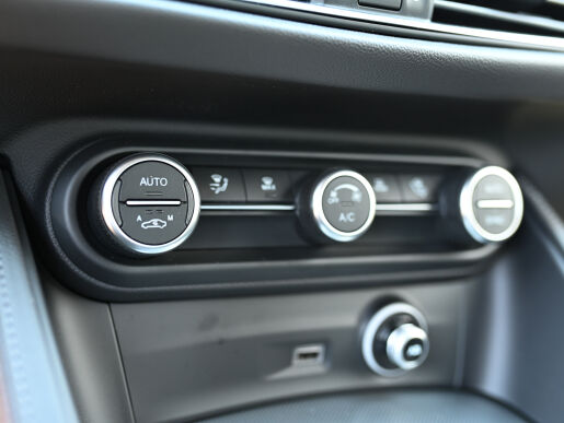 Alfa Romeo Stelvio SPRINT 2.2. TURBO DIESEL 160k 8AT RWD