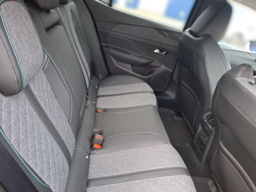Peugeot 408 ALLURE 1.2 PureTech 130k EAT8