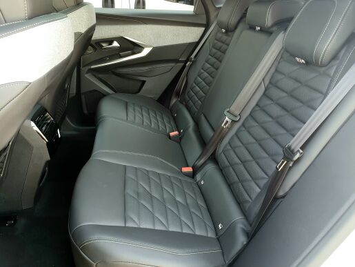 Peugeot 3008 NEW E-3008 GT Electric 210k 73 kWh