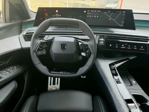 Peugeot 3008 NEW E-3008 GT Electric 210k 73 kWh