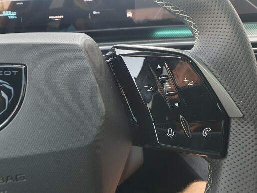 Peugeot 3008 NEW E-3008 GT Electric 210k 73 kWh