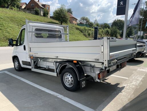 Peugeot Boxer Sklápač Kabína 335 L2 2.2L BlueHDi 103 kW / 140 k S&S BVM6