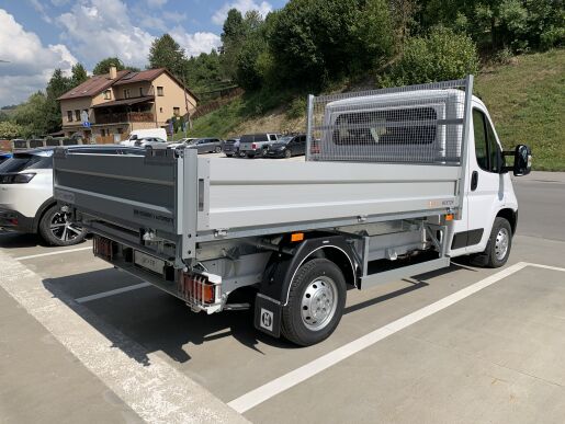 Peugeot Boxer Sklápač Kabína 335 L2 2.2L BlueHDi 103 kW / 140 k S&S BVM6
