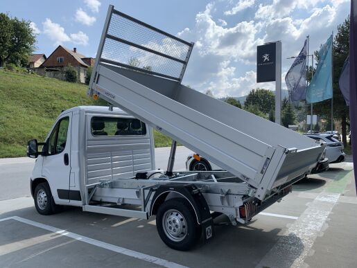 Peugeot Boxer Sklápač Kabína 335 L2 2.2L BlueHDi 103 kW / 140 k S&S BVM6