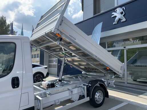 Peugeot Boxer Sklápač Kabína 335 L2 2.2L BlueHDi 103 kW / 140 k S&S BVM6