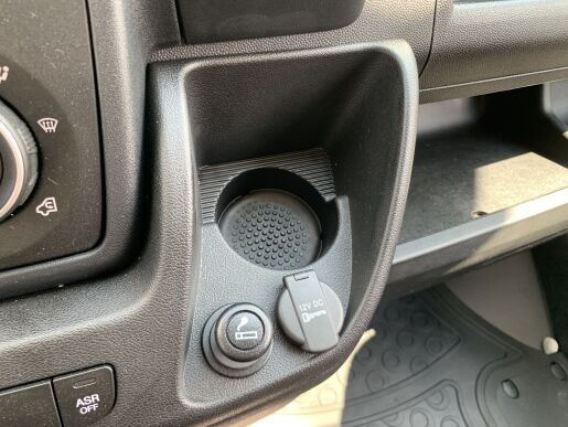 Peugeot Boxer Sklápač Kabína 335 L2 2.2L BlueHDi 103 kW / 140 k S&S BVM6