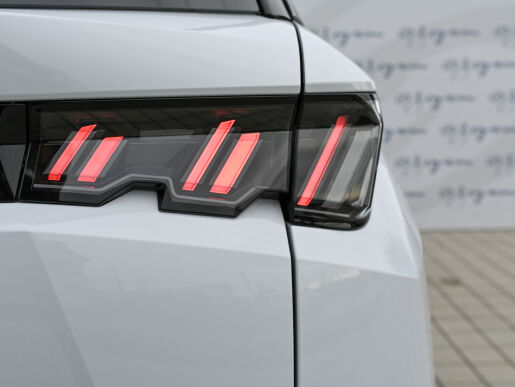 Peugeot 5008 ALLURE 1.2 Hybrid 145k e-DCS6