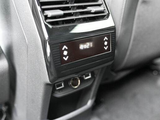 Peugeot 5008 ALLURE 1.2 Hybrid 145k e-DCS6