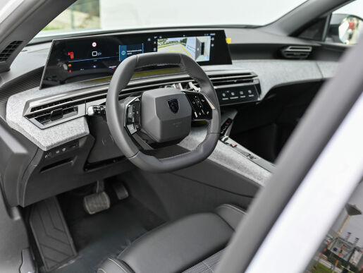 Peugeot 5008 ALLURE 1.2 Hybrid 145k e-DCS6