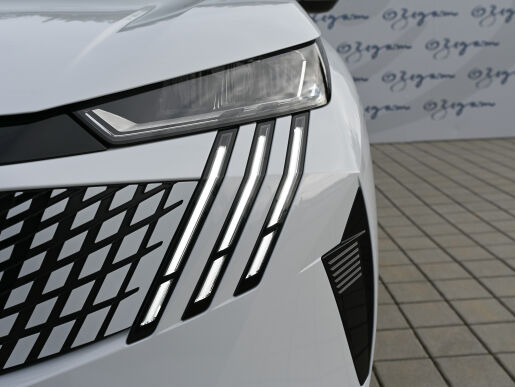 Peugeot 5008 ALLURE 1.2 Hybrid 145k e-DCS6