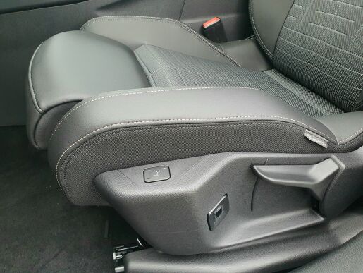 Peugeot 5008 NEW ALLURE 1.2 Hybrid 136k e-DCS6 (MHEV)