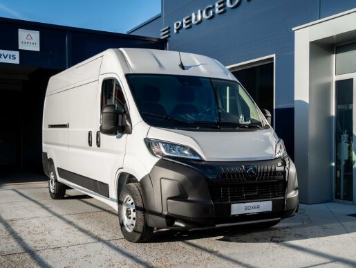 Peugeot Boxer Furgon 335 L3H2 2.2 BlueHDi 140 €6.4 MT6                   