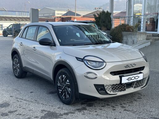 Fiat 600 Hybrid 1.2 T 100 k 6DCT Dolce Comfort
