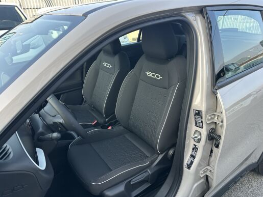 Fiat 600 Hybrid 1.2 T 100 k 6DCT Dolce Comfort
