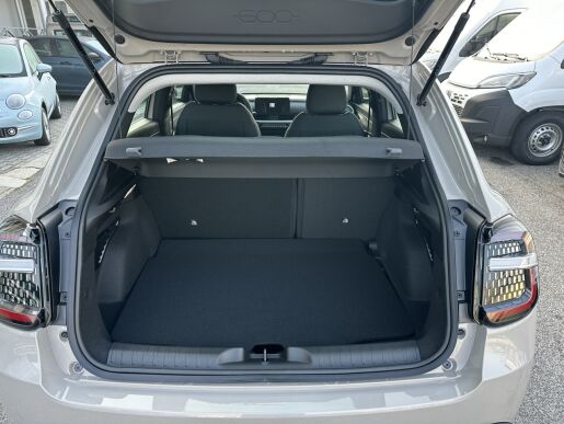 Fiat 600 Hybrid 1.2 T 100 k 6DCT Dolce Comfort