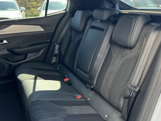 Peugeot 408 1.2 PureTech GT 130k EAT8