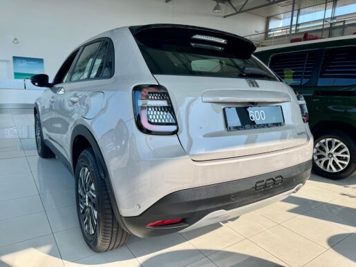 Fiat 600 DOLCE COMFORT 1.2T Hybrid 100k 6DCT   