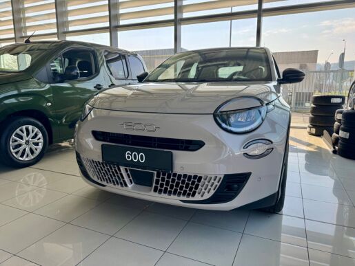 Fiat 600 DOLCE COMFORT 1.2T Hybrid 100k 6DCT   
