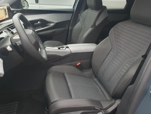 Peugeot 3008 ALLURE 1.2 Hybrid 136k e-DCS6 (MHEV)