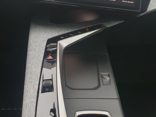 Peugeot 3008 ALLURE 1.2 Hybrid 136k e-DCS6 (MHEV)