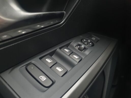 Peugeot 3008 ALLURE 1.2 Hybrid 136k e-DCS6 (MHEV)