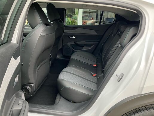 Peugeot 408 ALLURE Hybrid 145k e-DCS6 ( MHEV )