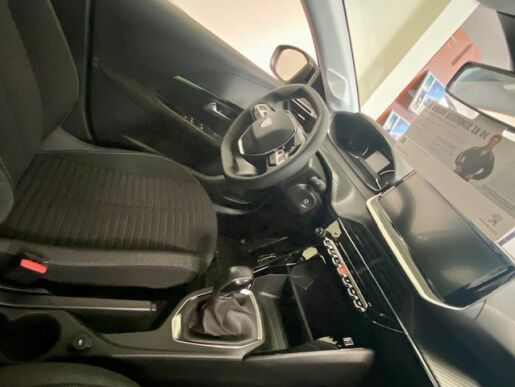Peugeot 208 208 NEW  STYLE  1.2 PureTech  75k BVM5