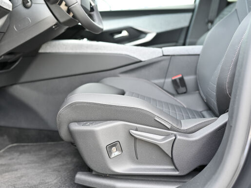 Peugeot 3008 ALLURE 1.2 Hybrid 145k e-DCS6