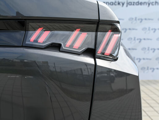 Peugeot 3008 ALLURE 1.2 Hybrid 145k e-DCS6