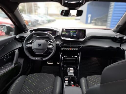 Peugeot 2008 GT 1.2 PureTech 130k EAT8