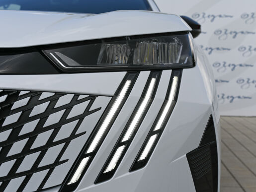 Peugeot 3008 ALLURE 1.2 Hybrid 145k e-DCS6