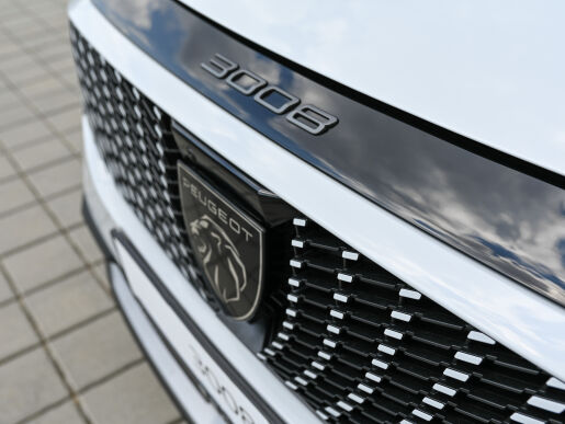 Peugeot 3008 ALLURE 1.2 Hybrid 145k e-DCS6