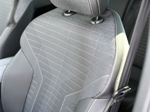 Peugeot 3008 ALLURE 1.2 Hybrid 145k e-DCS6