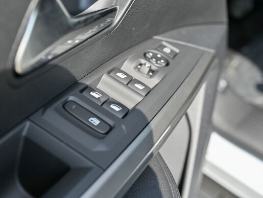 Peugeot 3008 ALLURE 1.2 Hybrid 145k e-DCS6