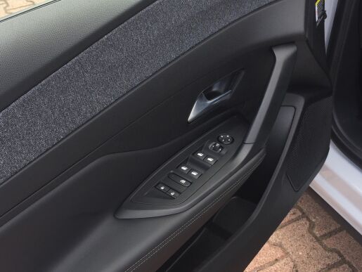 Peugeot 408 Peugeot 408 NEW ALLURE 1.2 PureTech 130k EAT8