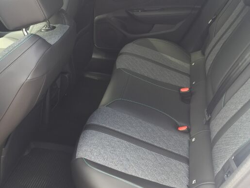 Peugeot 408 Peugeot 408 NEW ALLURE 1.2 PureTech 130k EAT8
