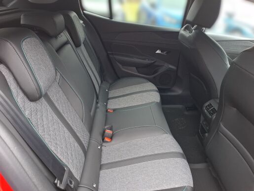 Peugeot 408 ALLURE 1.2 PureTech 130k EAT8