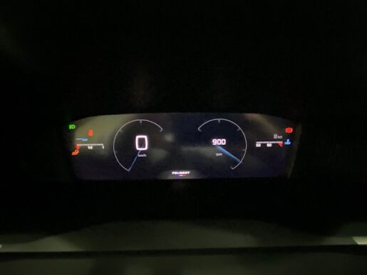 Peugeot 2008 2008 ALLURE s navigáciou 1.2 PureTech 100k 