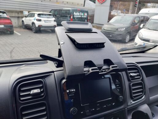 Fiat Ducato Dvojkabína valník L4 2.2 140k + zimné pneu