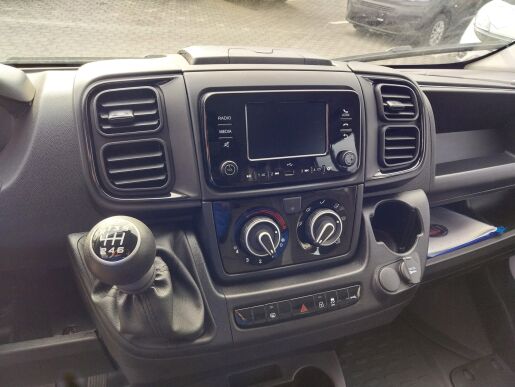 Fiat Ducato Dvojkabína valník L4 2.2 140k + zimné pneu