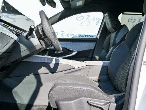 Peugeot 5008 NEW GT Electric 210k 73 kWh