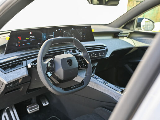 Peugeot 5008 NEW GT Electric 210k 73 kWh