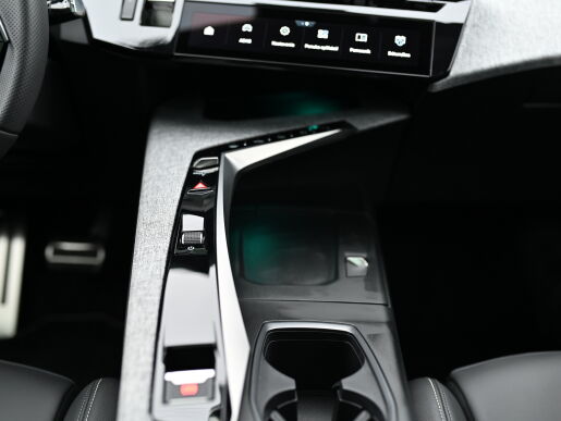 Peugeot 5008 NEW GT Electric 210k 73 kWh