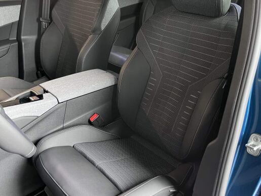 Peugeot 5008 ALLURE Hybrid 48V 145k e-DCS6 ( MHEV )